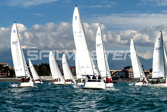 SM_J70_004_700-467.jpg