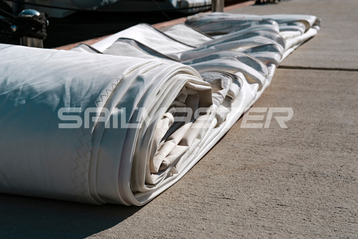 яхта на суше